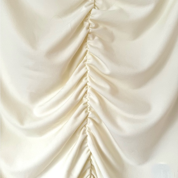 NWT H&M cream ruched mock turtleneck - Picture 4 of 8